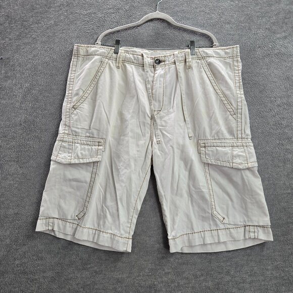 True Religion Men Shorts 42 White Cargo Pockets Drawstring 12 in‎ Inseam READ - Picture 1 of 10
